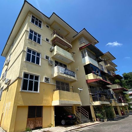 D'Kapas Homestay Kuala Terengganu Exterior photo